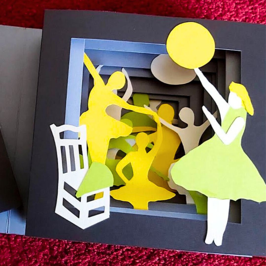 Formação de professores sobre construção de livros pop-up com José Alberto Rodrigues